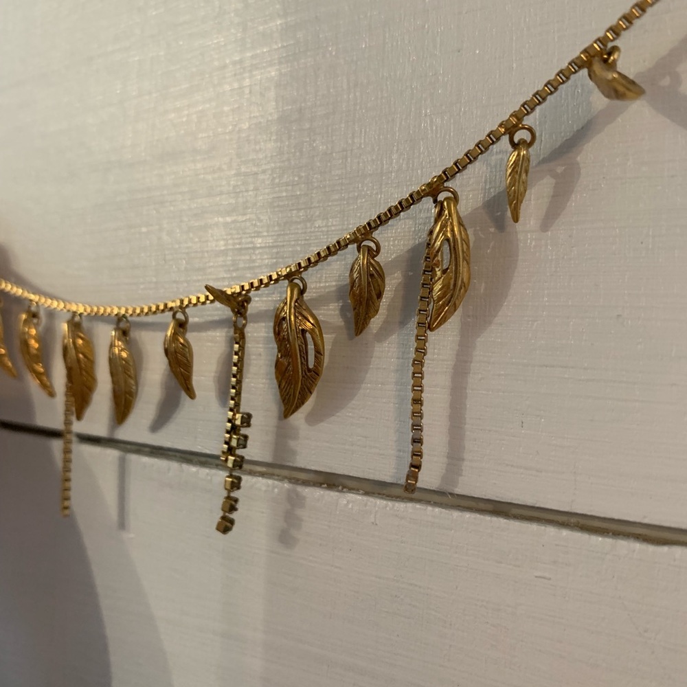 Ann Taylor feather and faux stone necklace